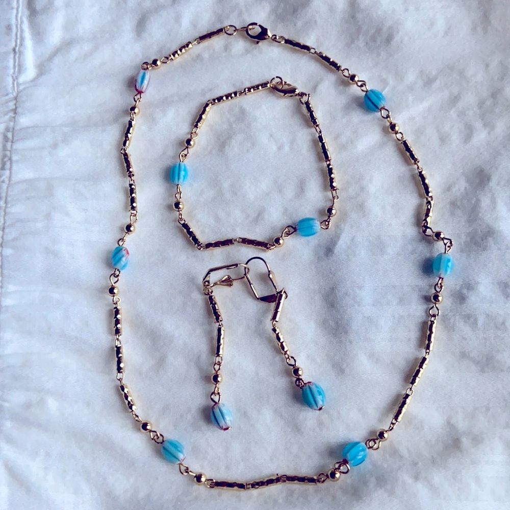 NWT Gold Blue Bead Necklace/Bracelet & Earring set